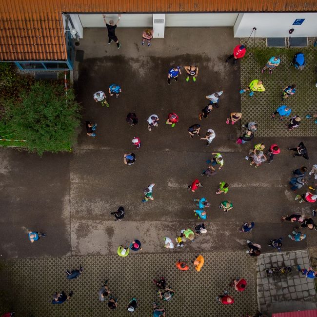 Bildergalerie vom Start am Bürgerzentrum (by Joshua Klöppel Photography)